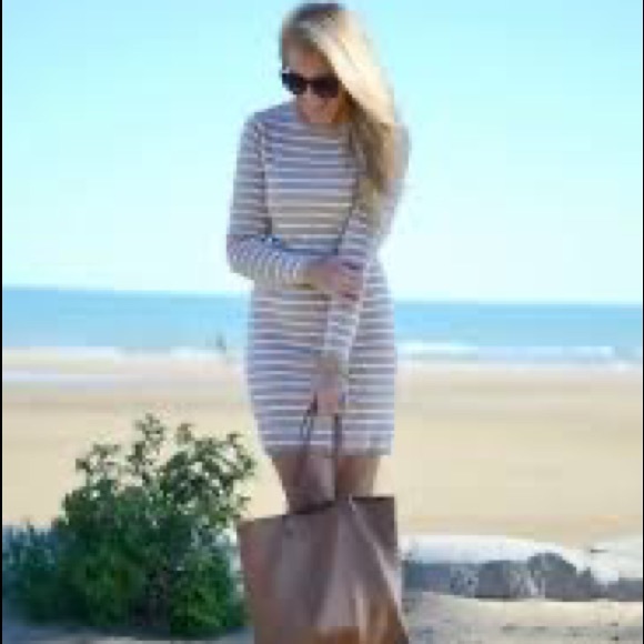 Vineyard Vines Sweater Dress - Picture 5 of 6
